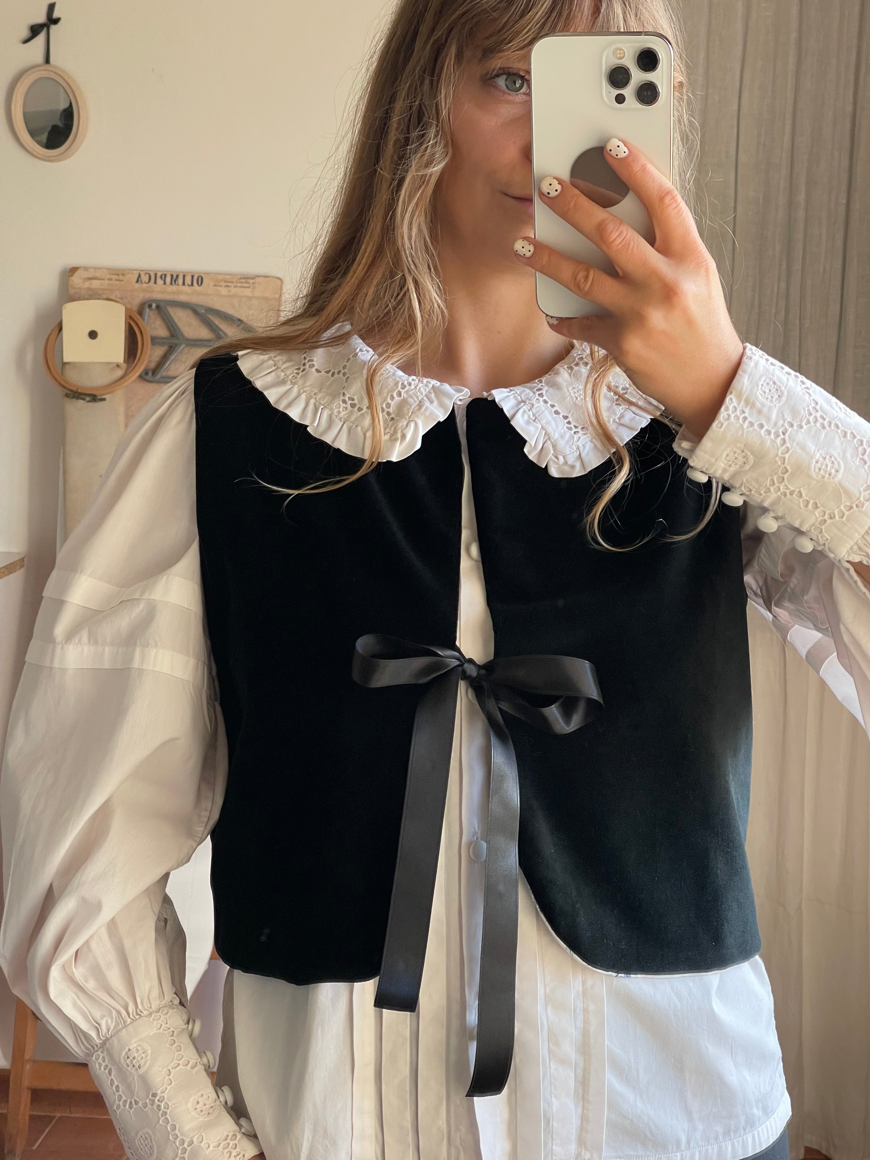 Gilet velluto nero e toile de jouy
