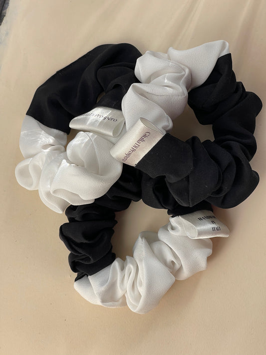 Medium Scrunchie seta bicolore