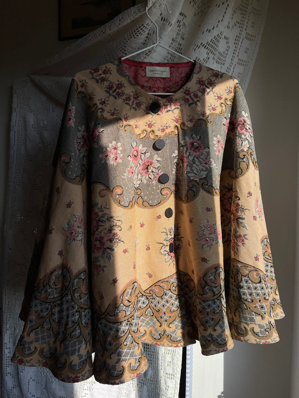 Mantello ampio corto