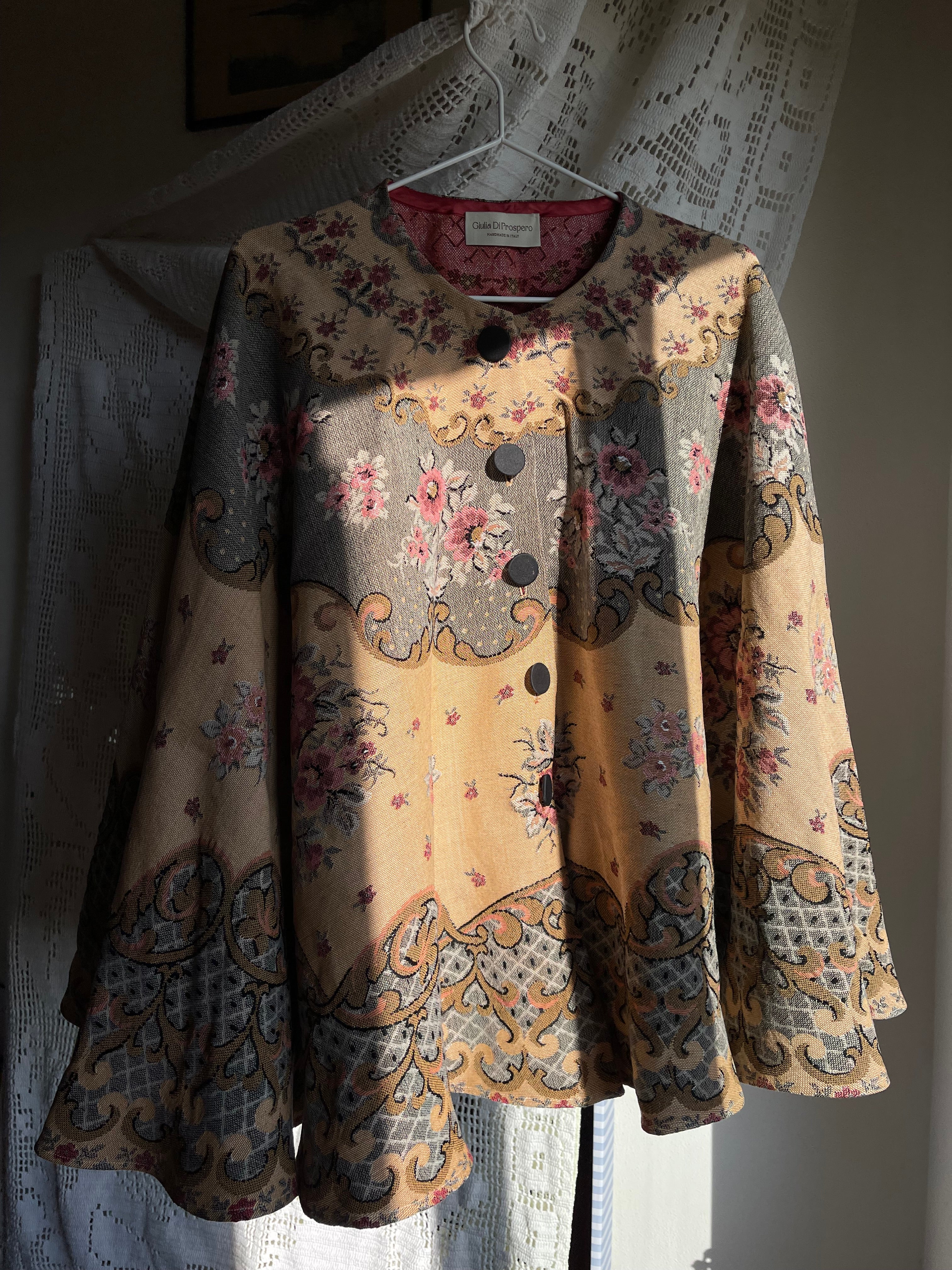 Mantello ampio corto