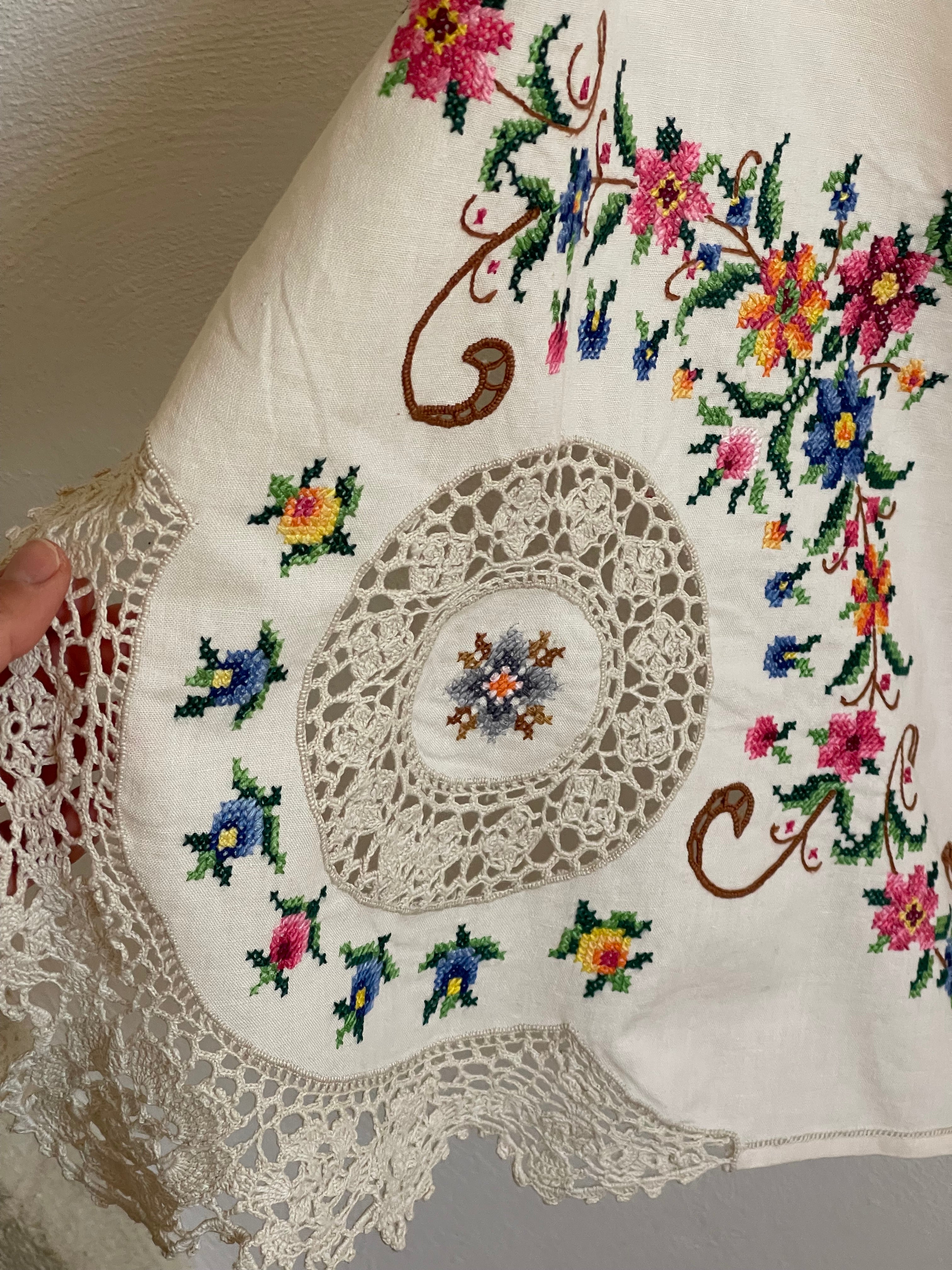 Bandana ricamata