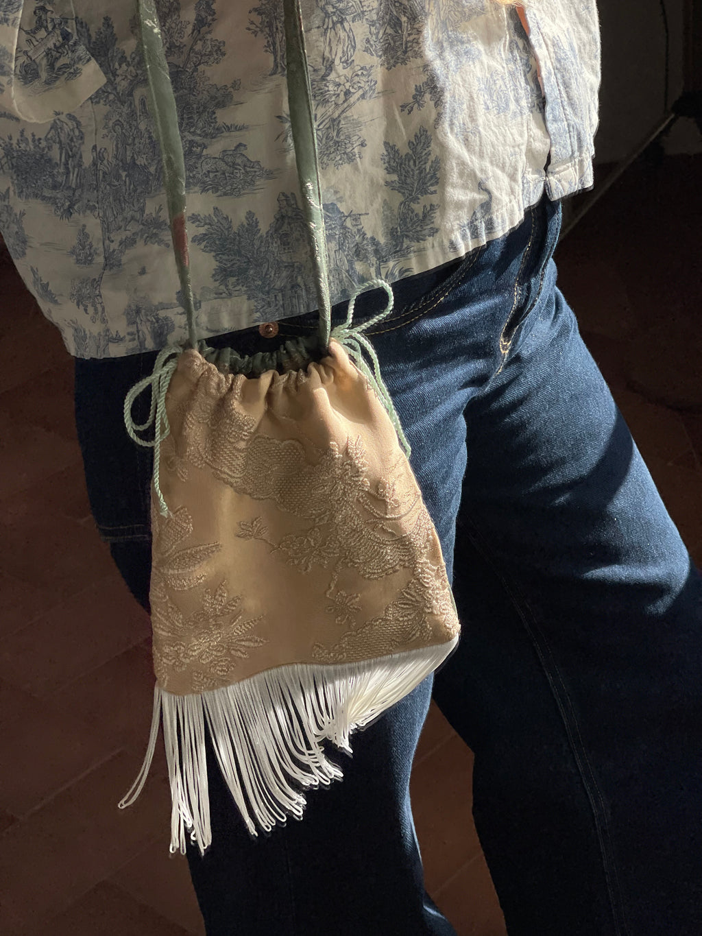 Borsina jacquard vintage con frange
