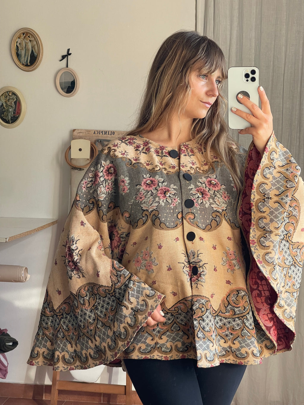 Mantello ampio corto