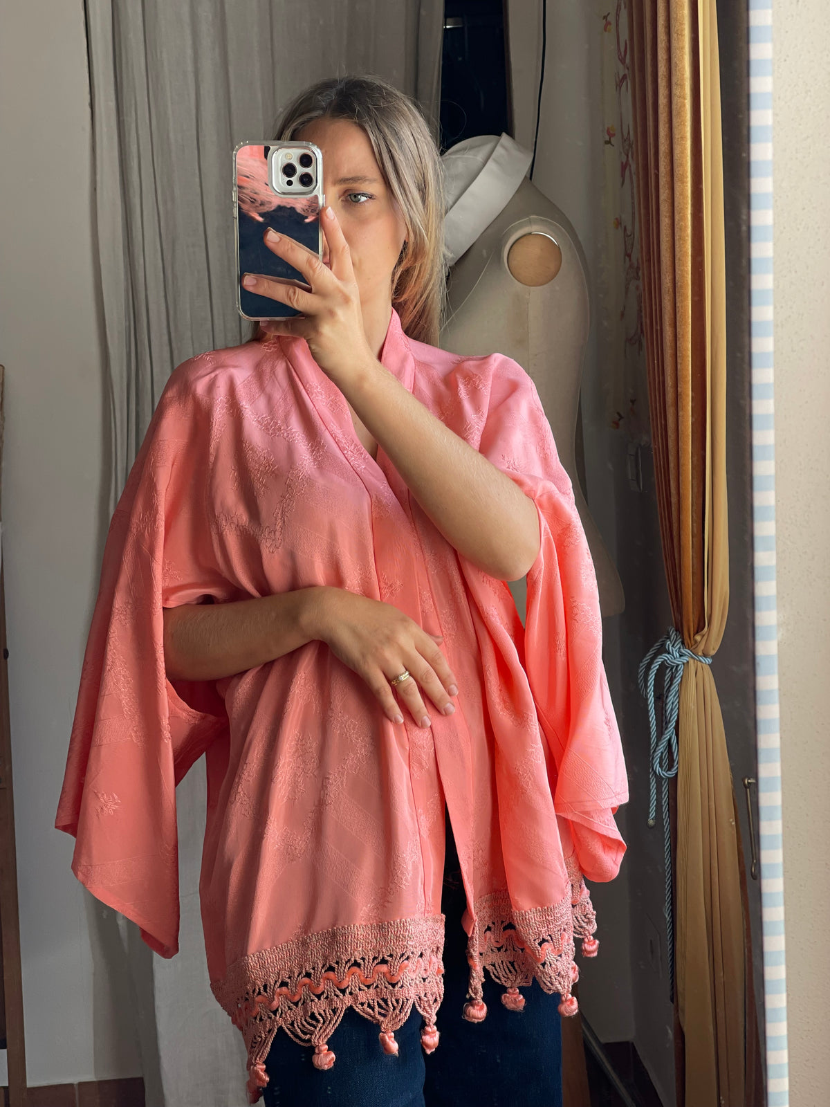 Kimono corto con passamaneria