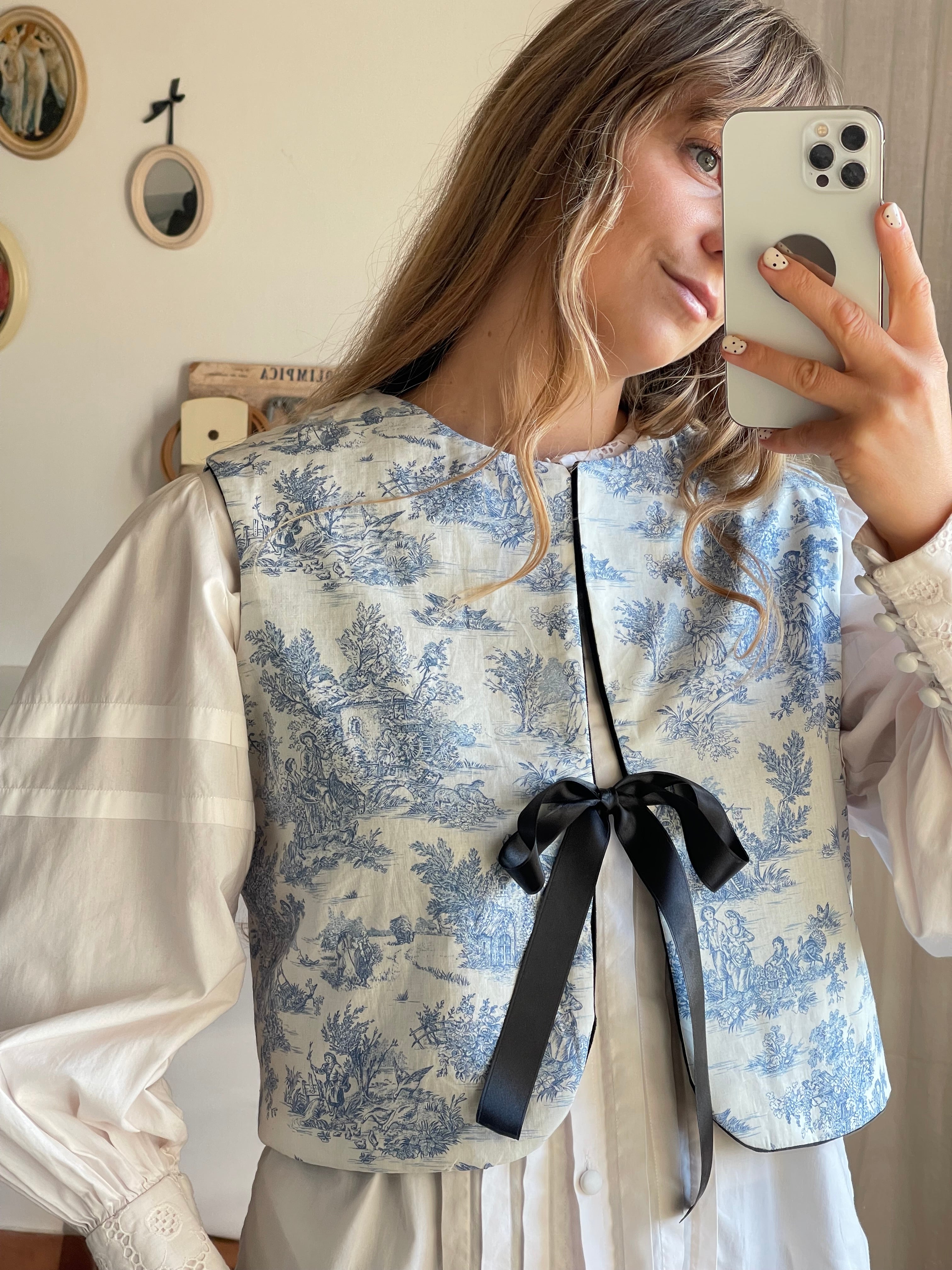 Gilet velluto nero e toile de jouy