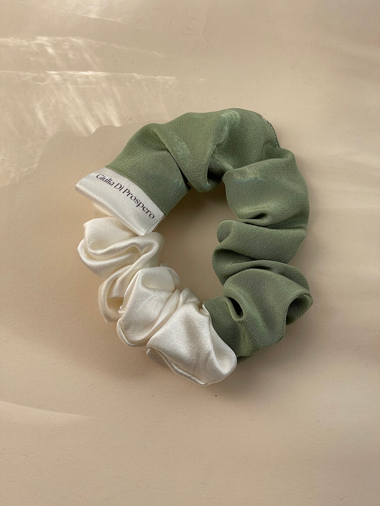 Medium Scrunchie seta bicolore