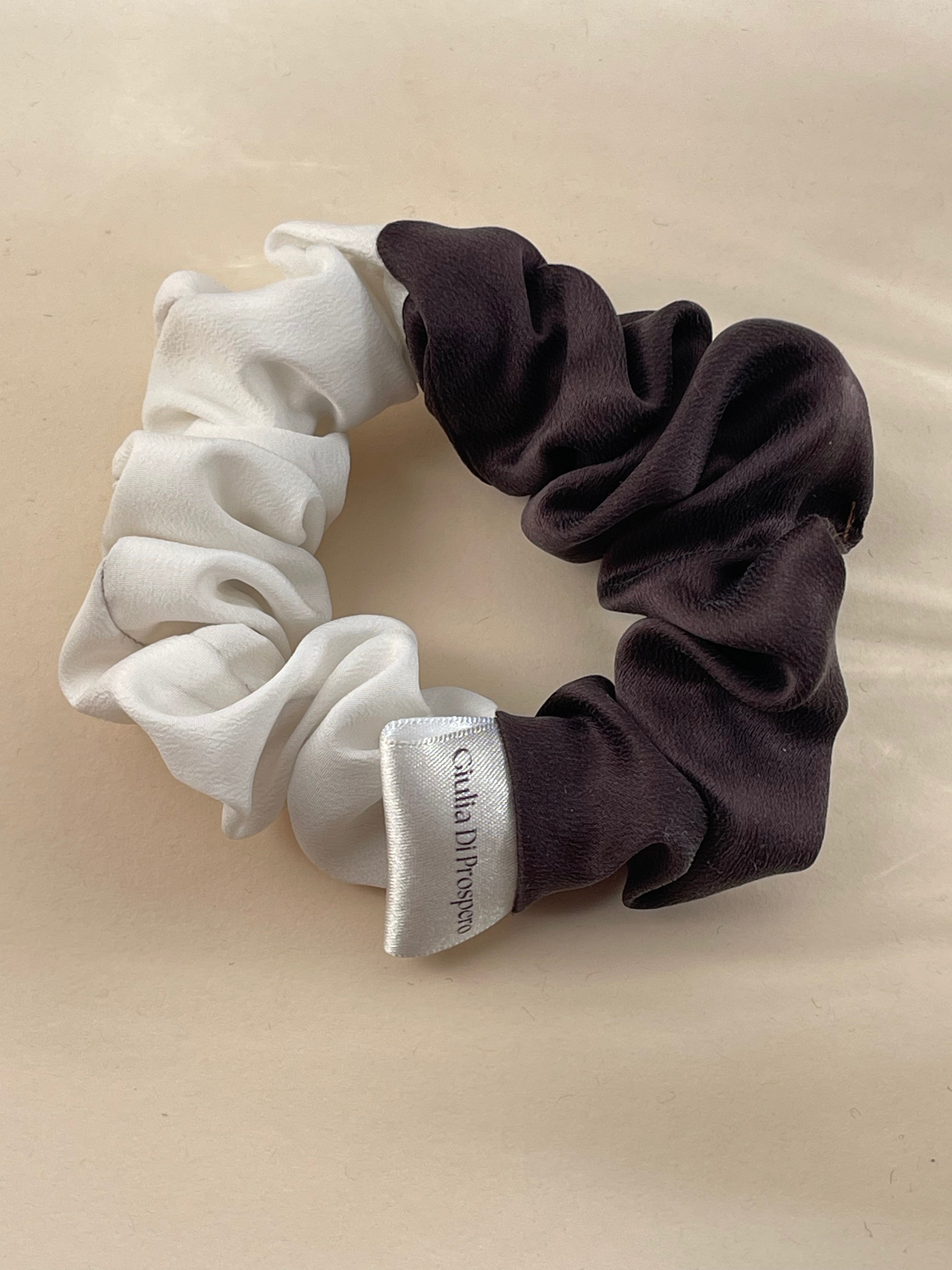 Medium Scrunchie seta bicolore
