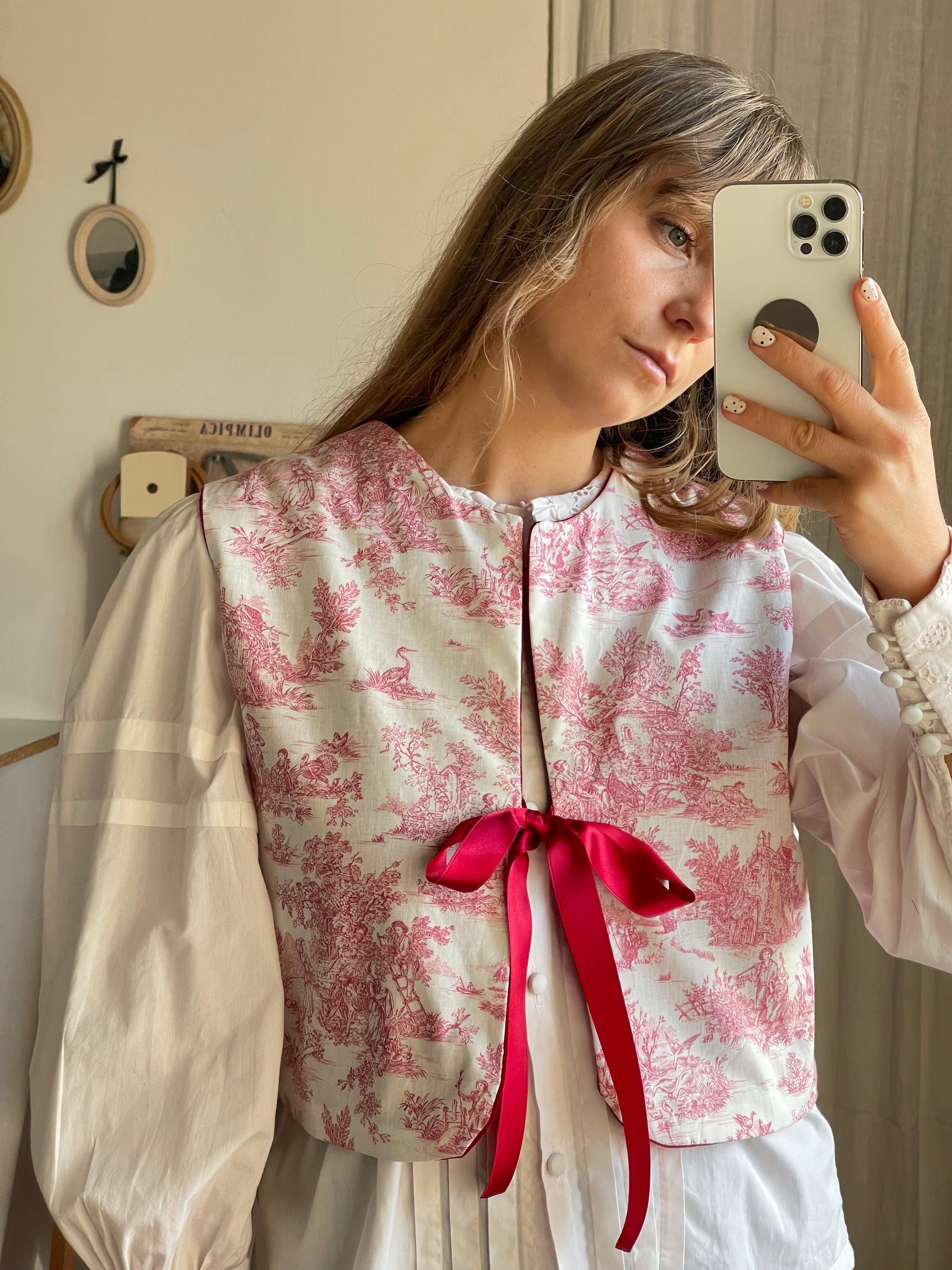 Gilet velluto rosso e toile de jouy