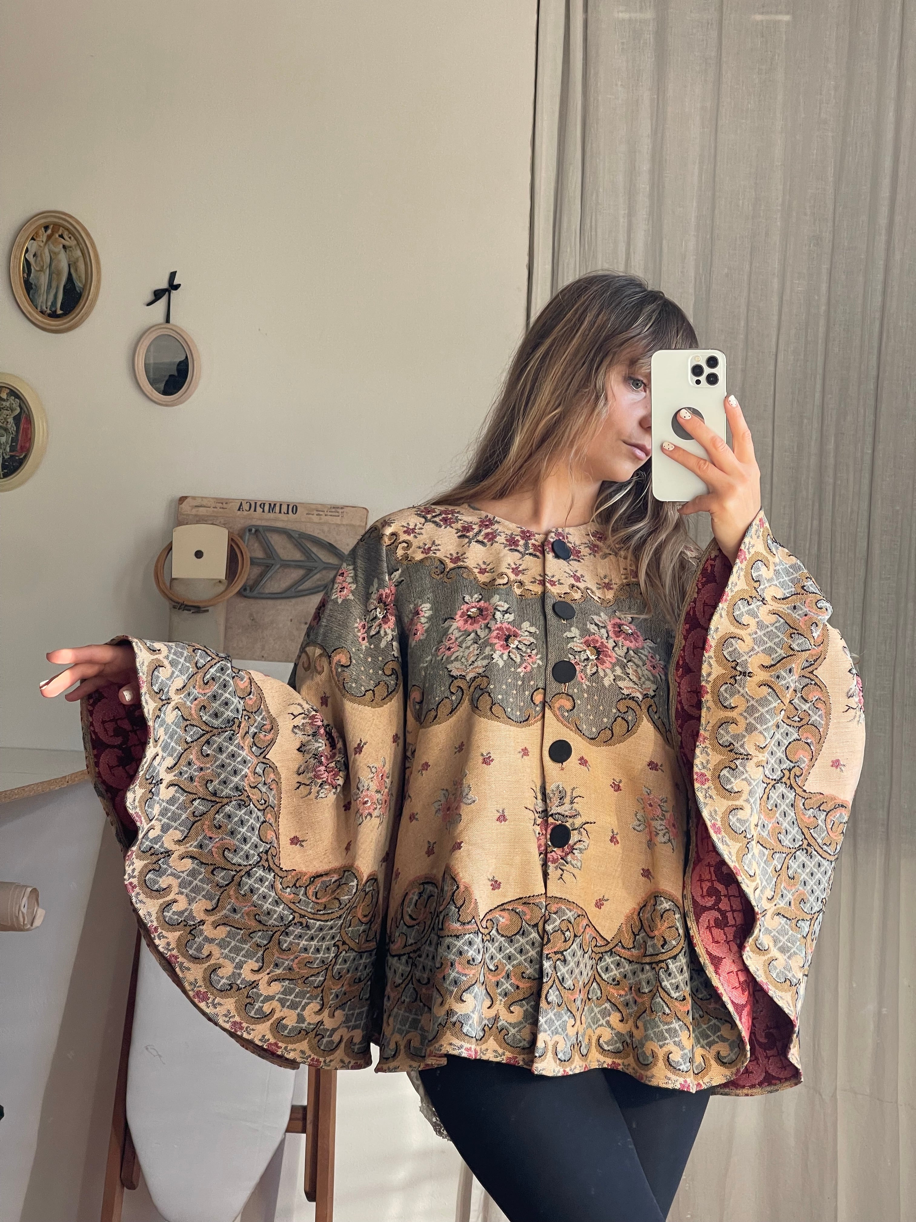 Mantello ampio corto