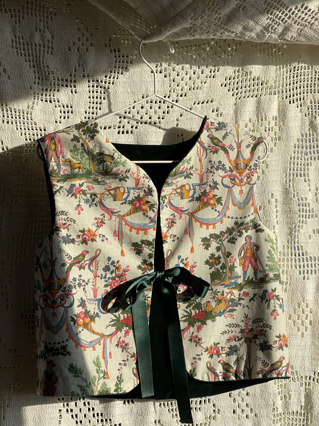Gilet velluto verde e toile de jouy