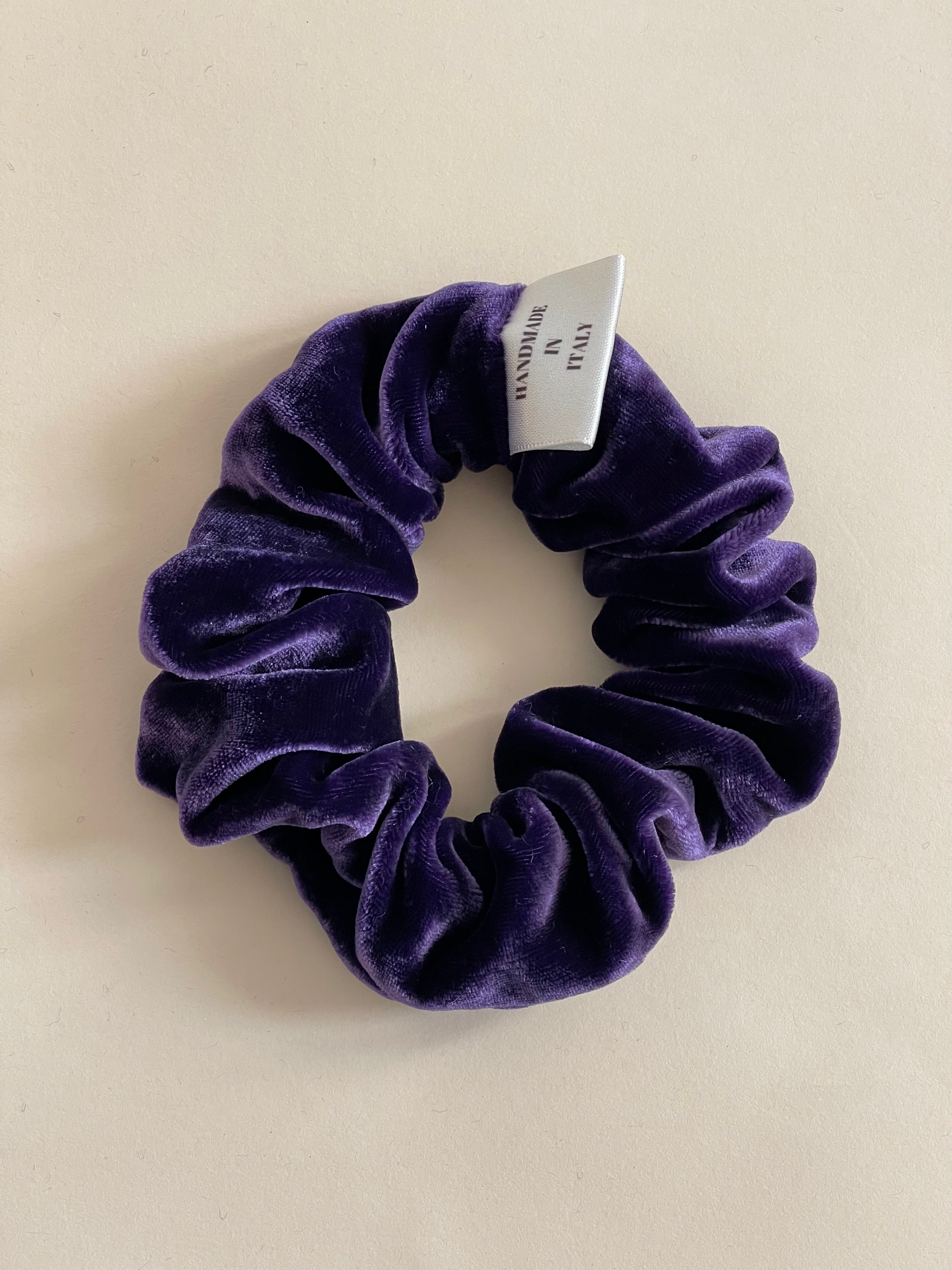 Medium Scrunchie velluto seta viola