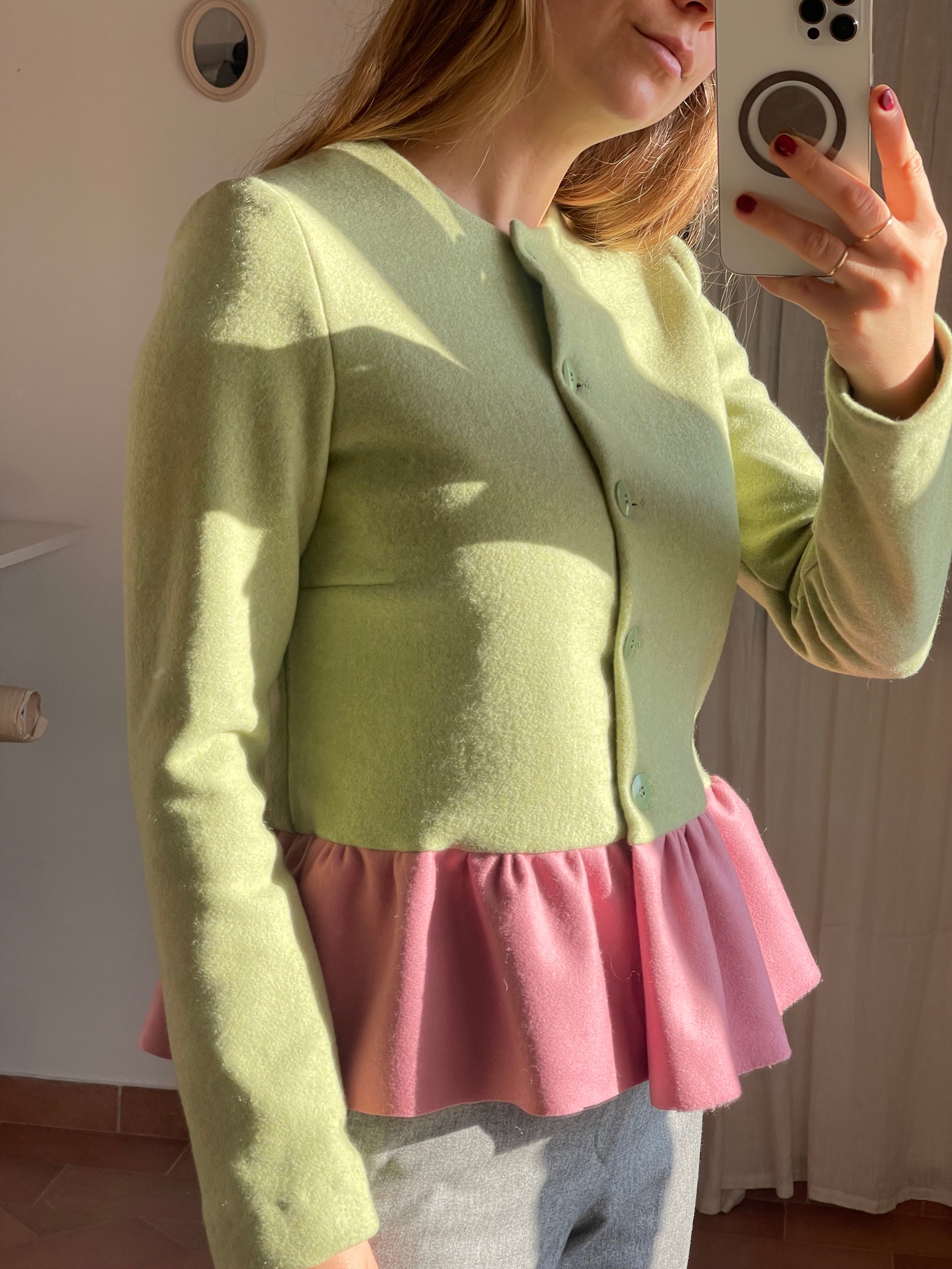 Giacchina con baschina pistacchio e rosa