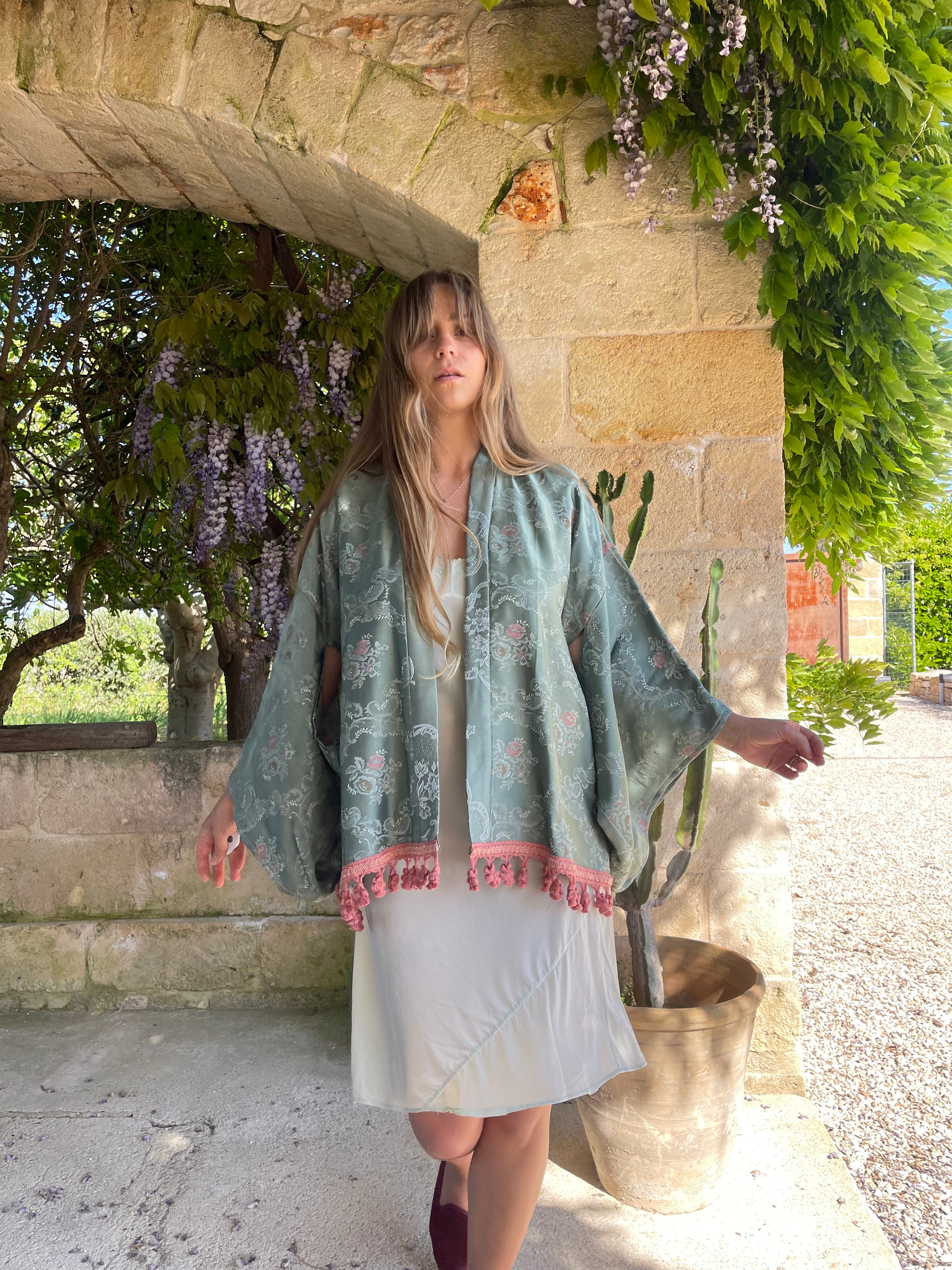 Kimono con passamaneria