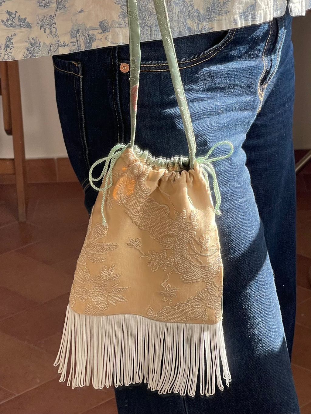 Borsina jacquard vintage con frange