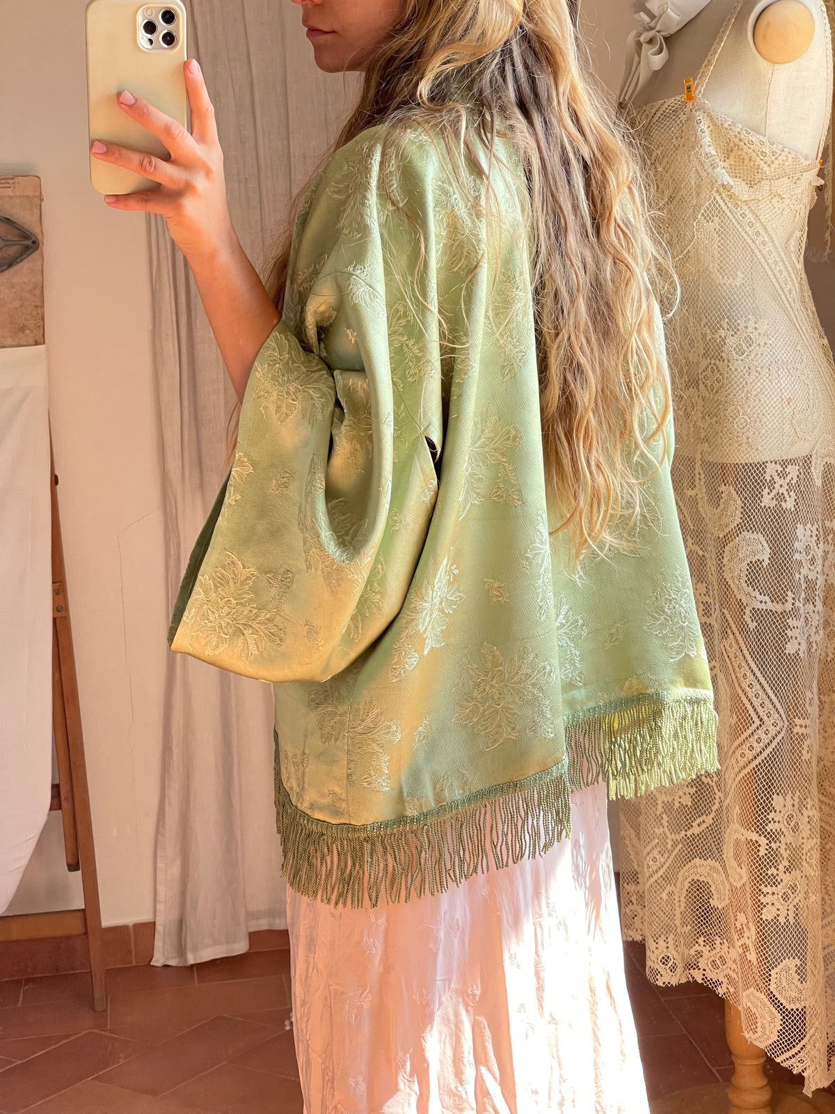 Kimono corto con frange verde