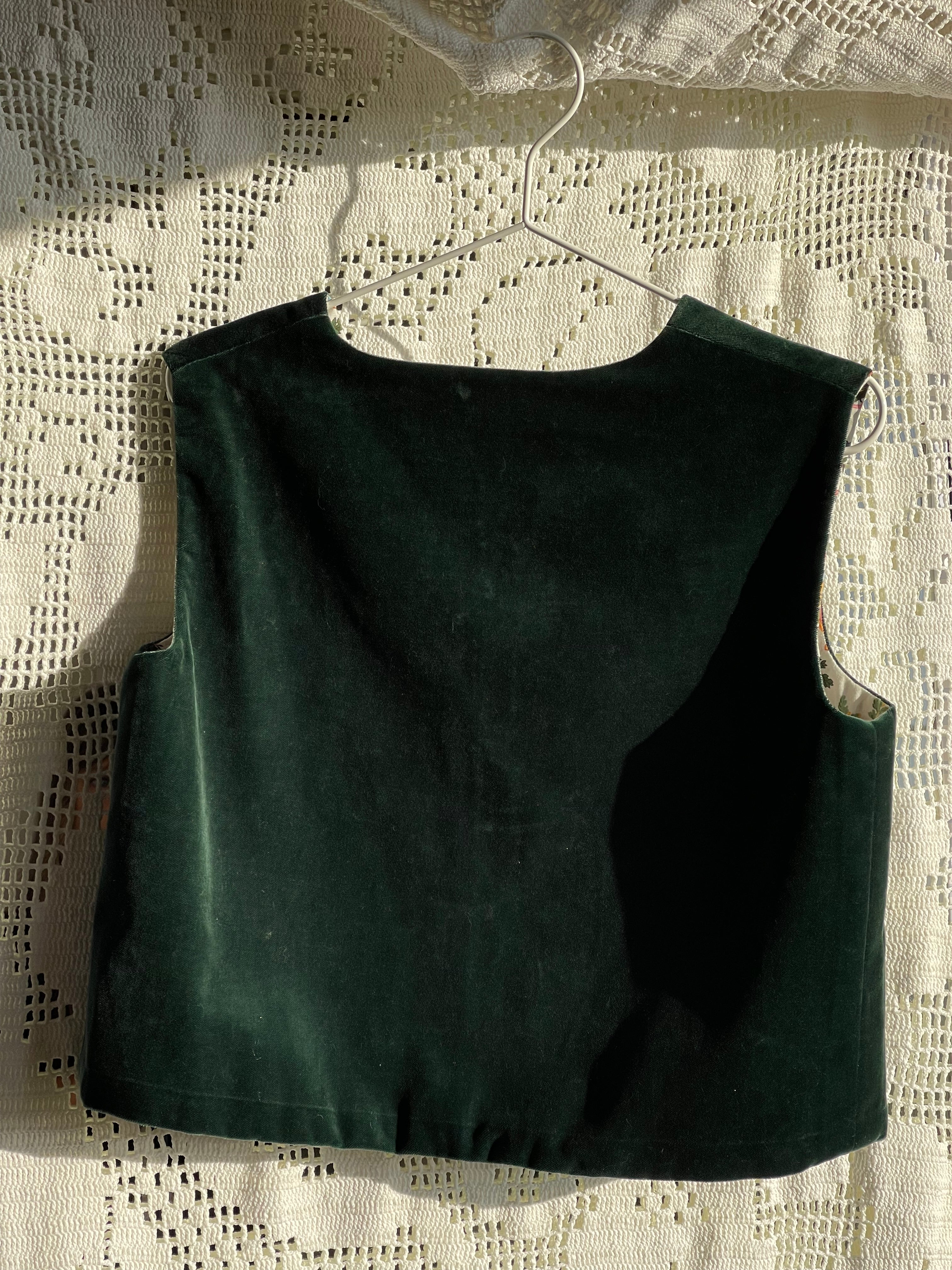 Gilet velluto verde e toile de jouy