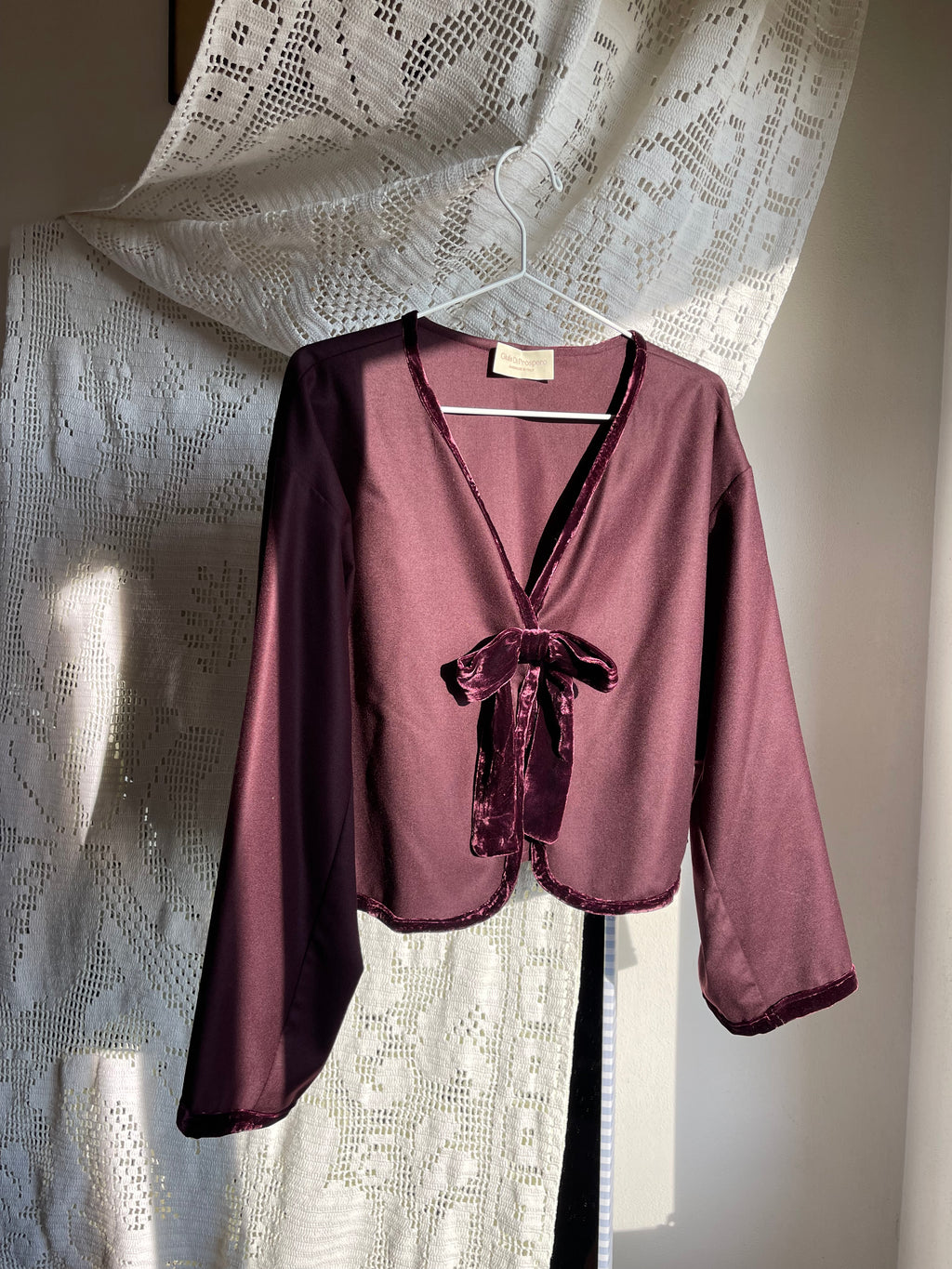 Pure wool V-neck bow cardigan 