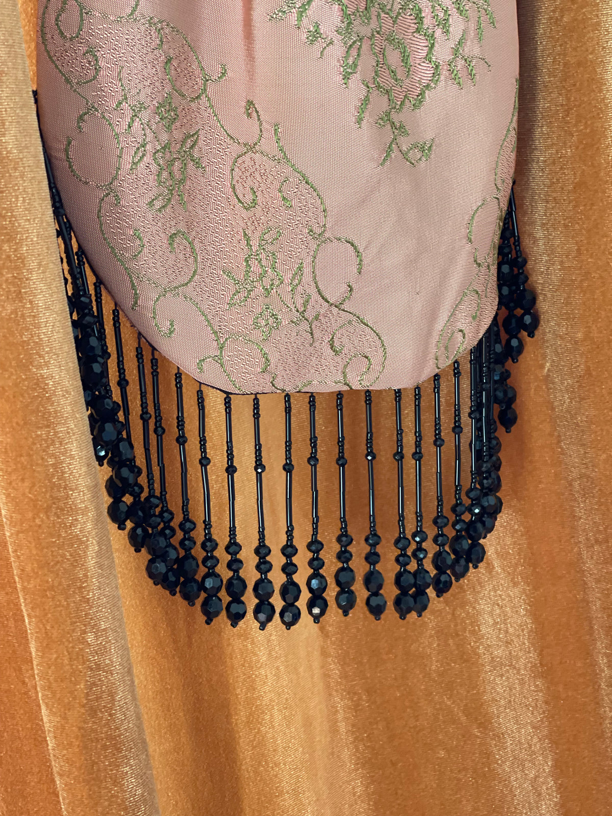 Borsina jacquard con frange perline