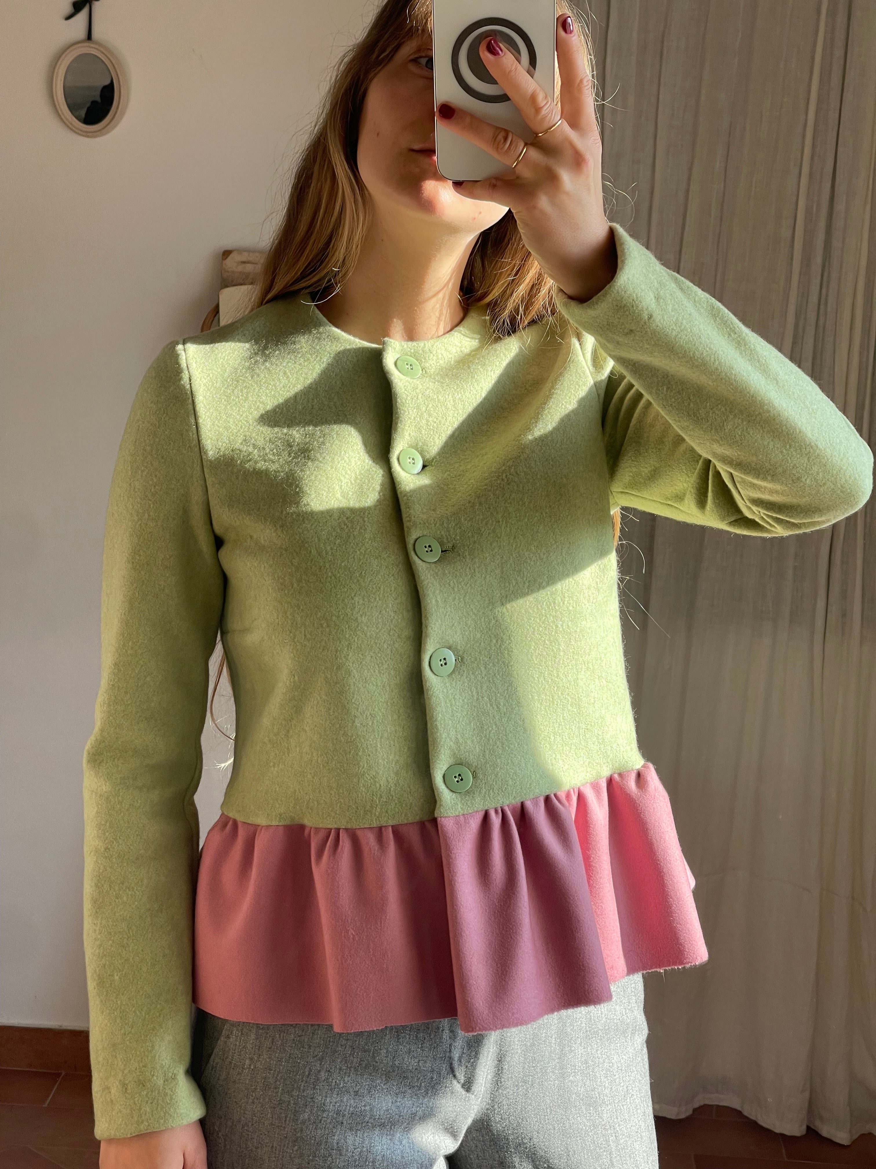 Giacchina con baschina pistacchio e rosa