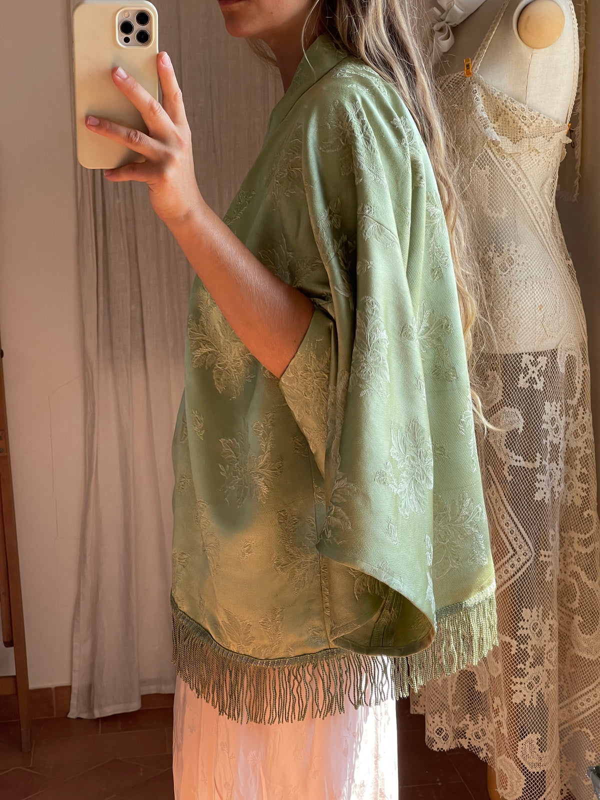 Kimono corto con frange verde