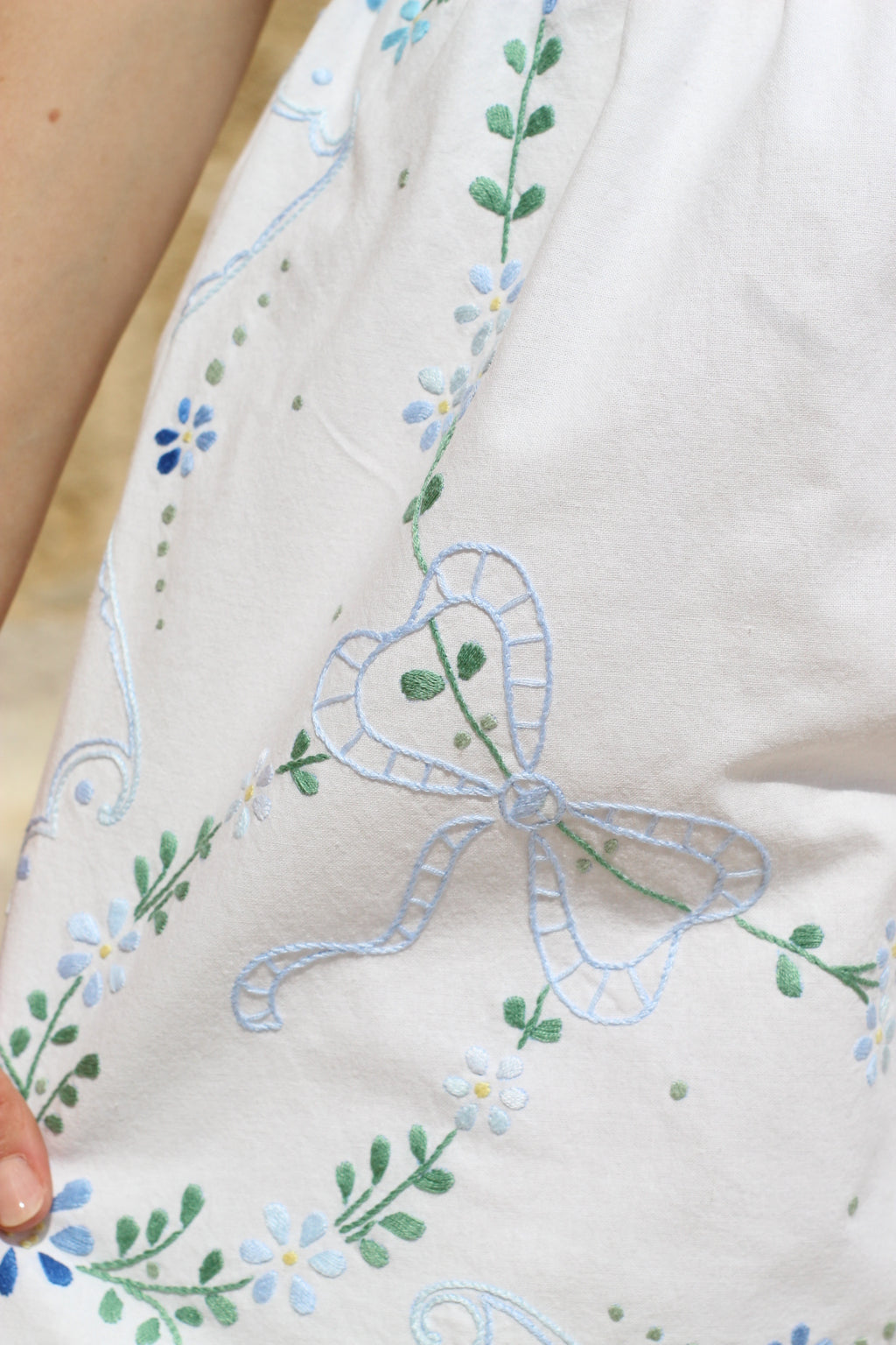 Pantaloncino ricamato