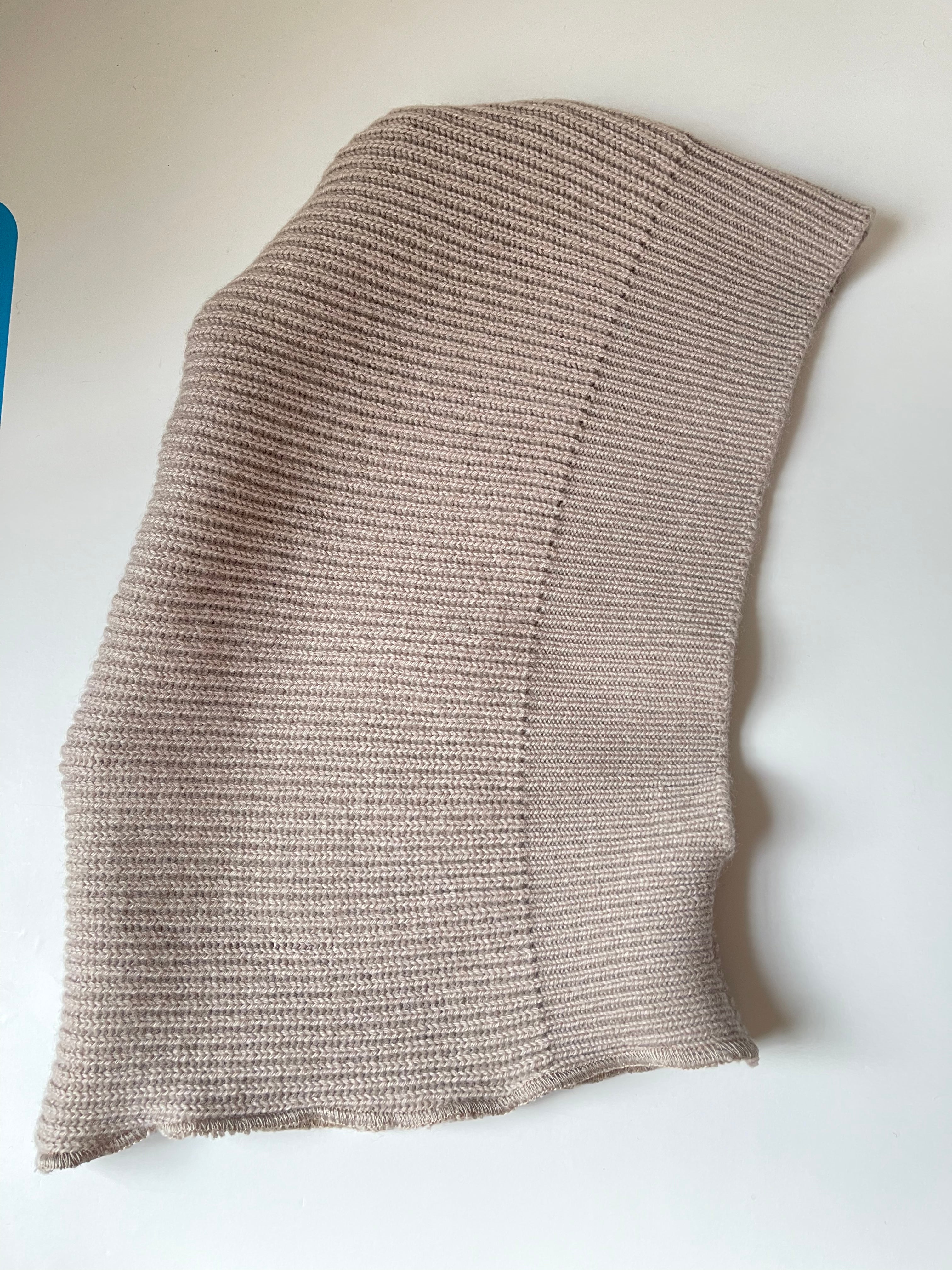 Balaclava greige