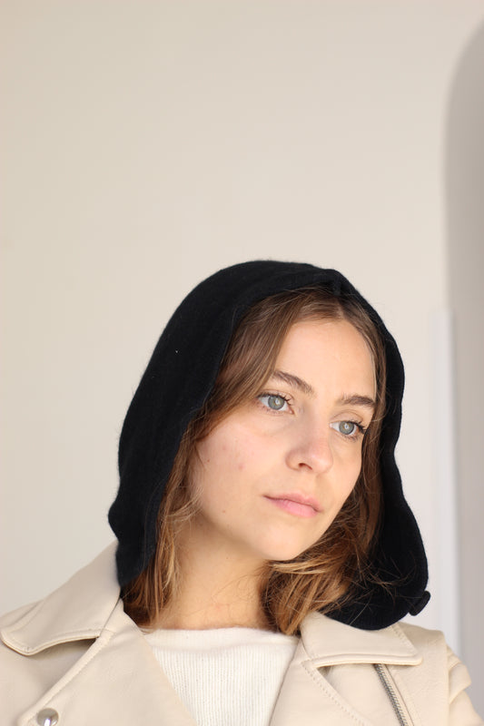 Balaclava nero con bottone