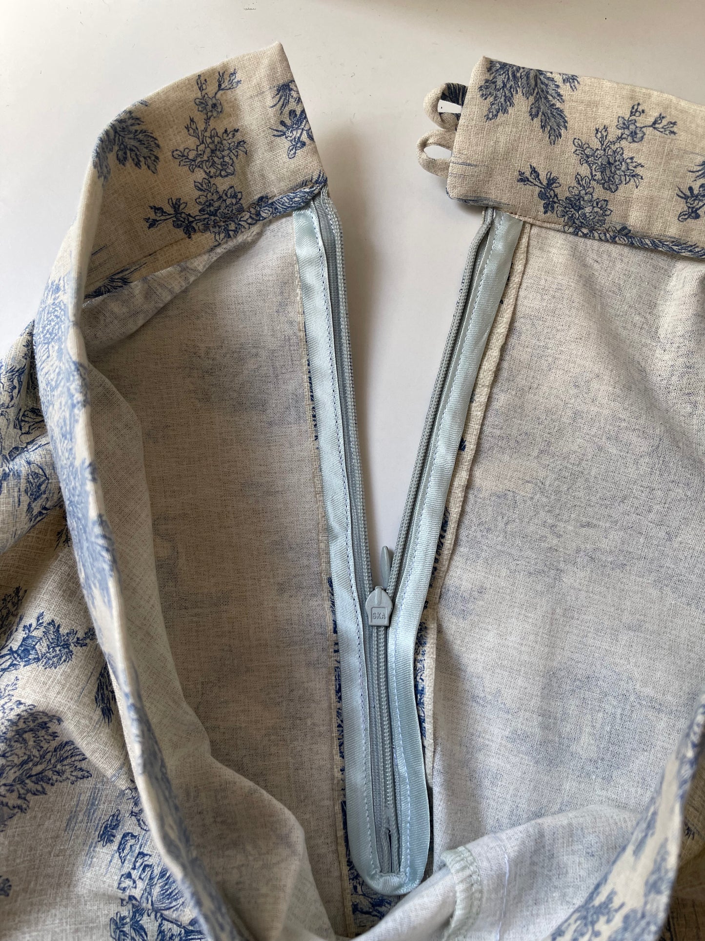 Blue toile de jouy miniskirt