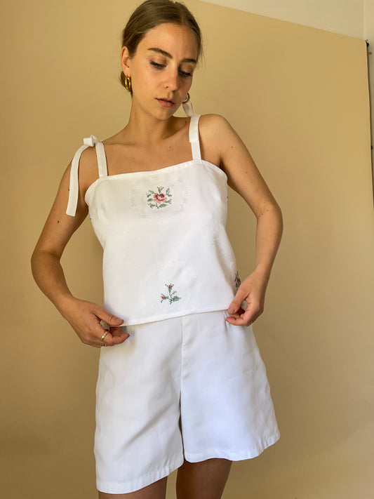 Top SPF cotone ricamato