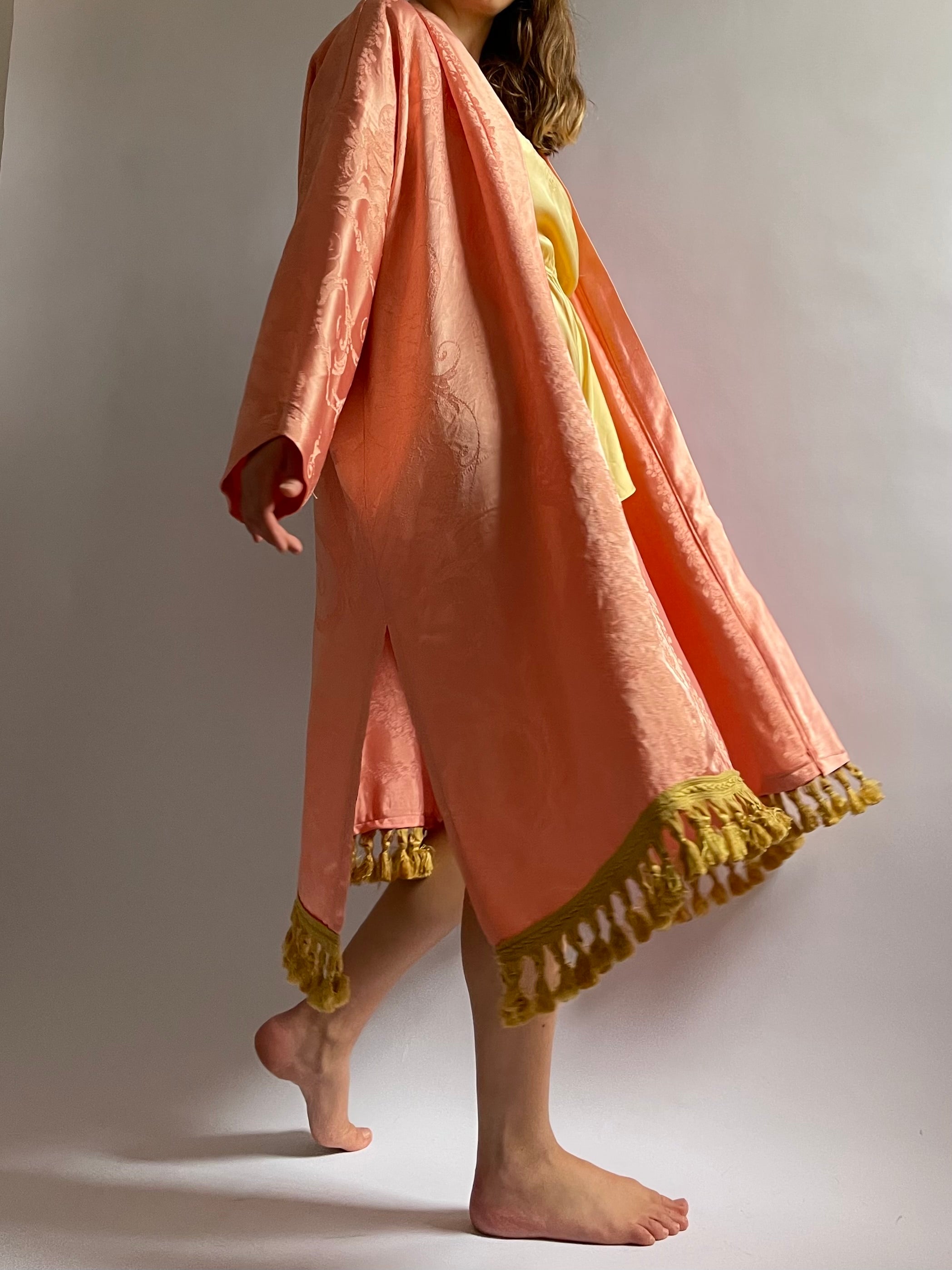 Kimono color pesca con frange