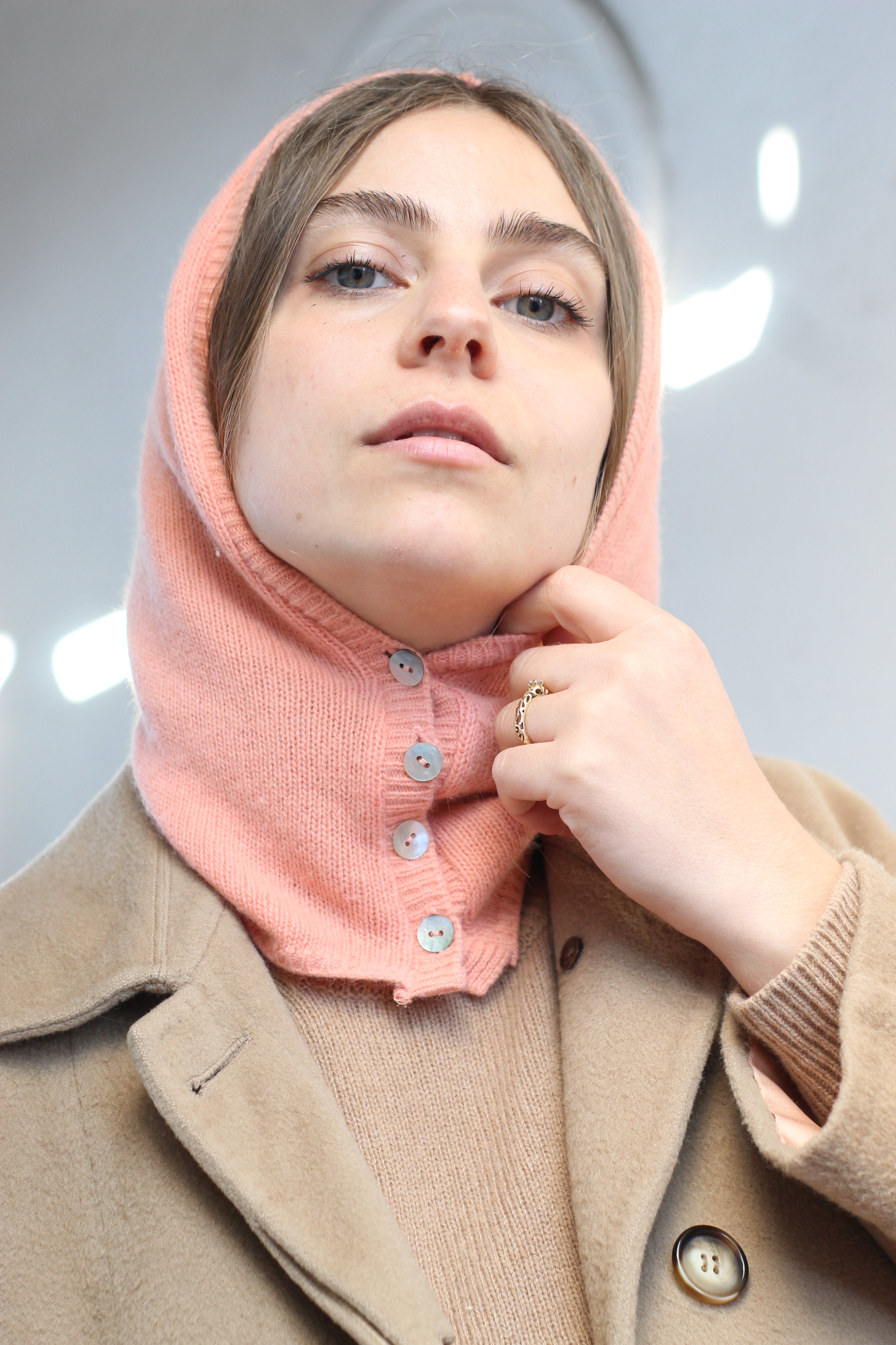 Balaclava rosa pesca con bottoni